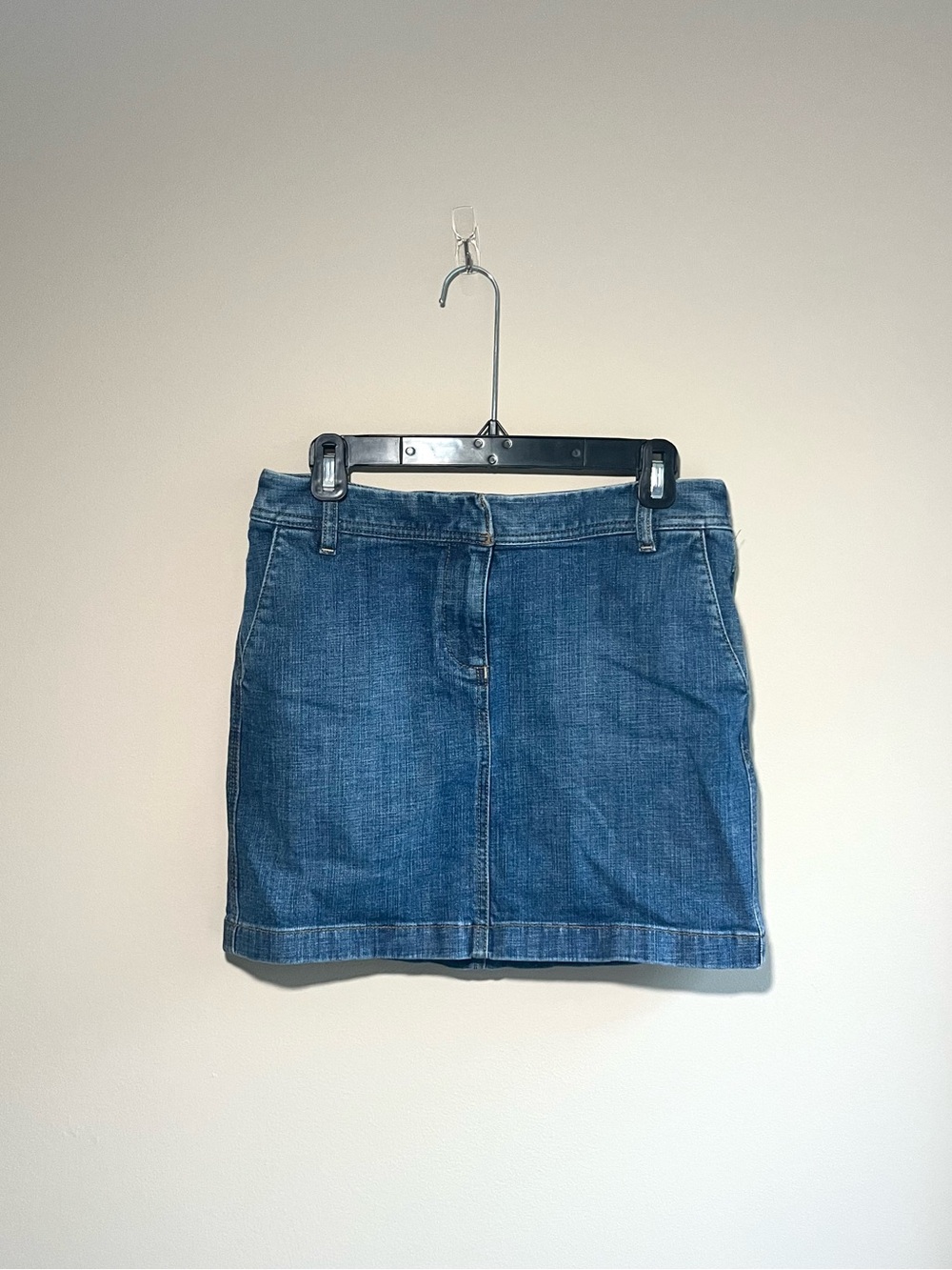 Ann Taylor Loft Classic Blue Denim Mini Skirt - size 6P, good condition